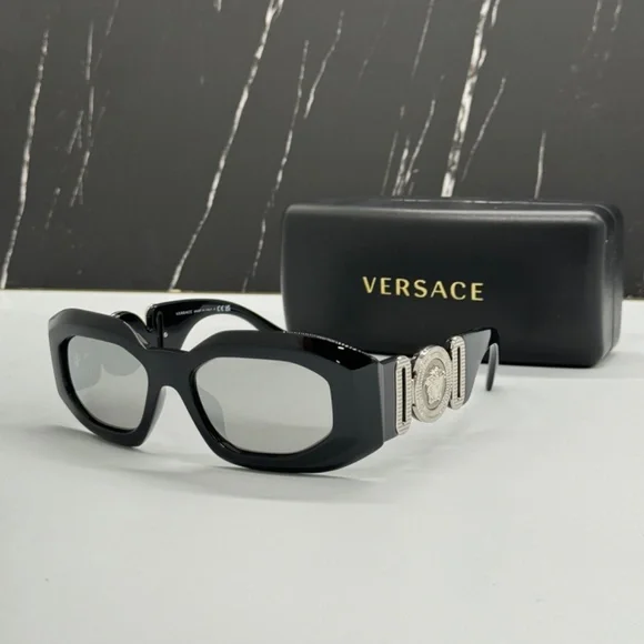 NEW AUTH Versace Sunglasses with Box, Case and cloth New Versace Sunglasses main image 4